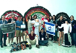 נבחרת הרובוטיקה של אהל שם בשדה המערכה הרובוטי (הגדל)